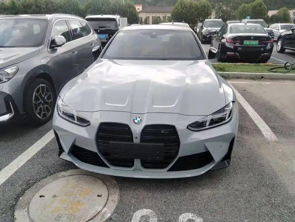 BMW M4 — фото 1
