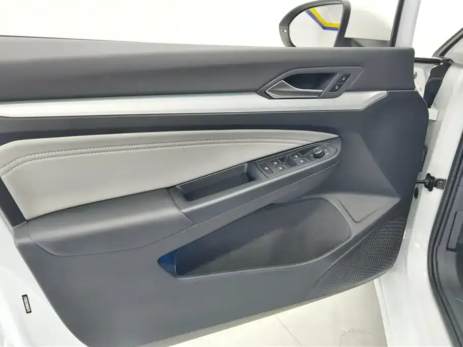 Volkswagen Golf 2022 из CN, фото 7