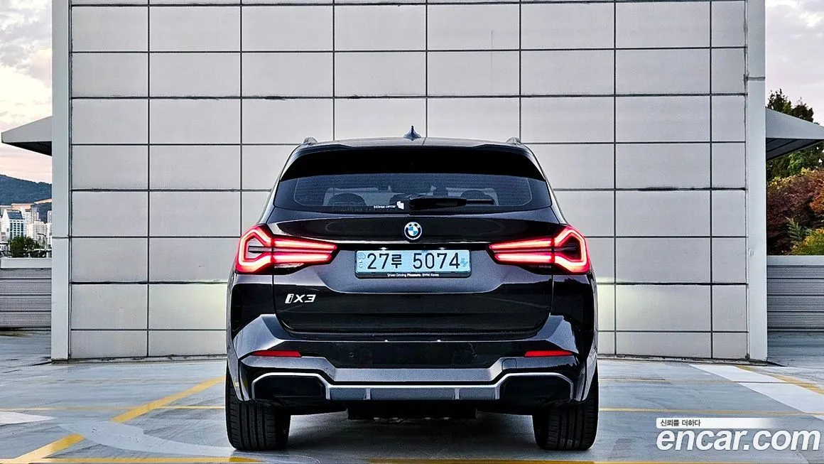 BMW iX3 — фото 3