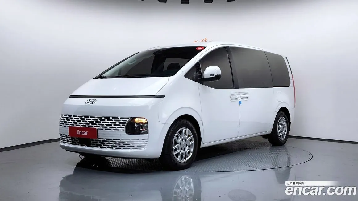Hyundai Staria