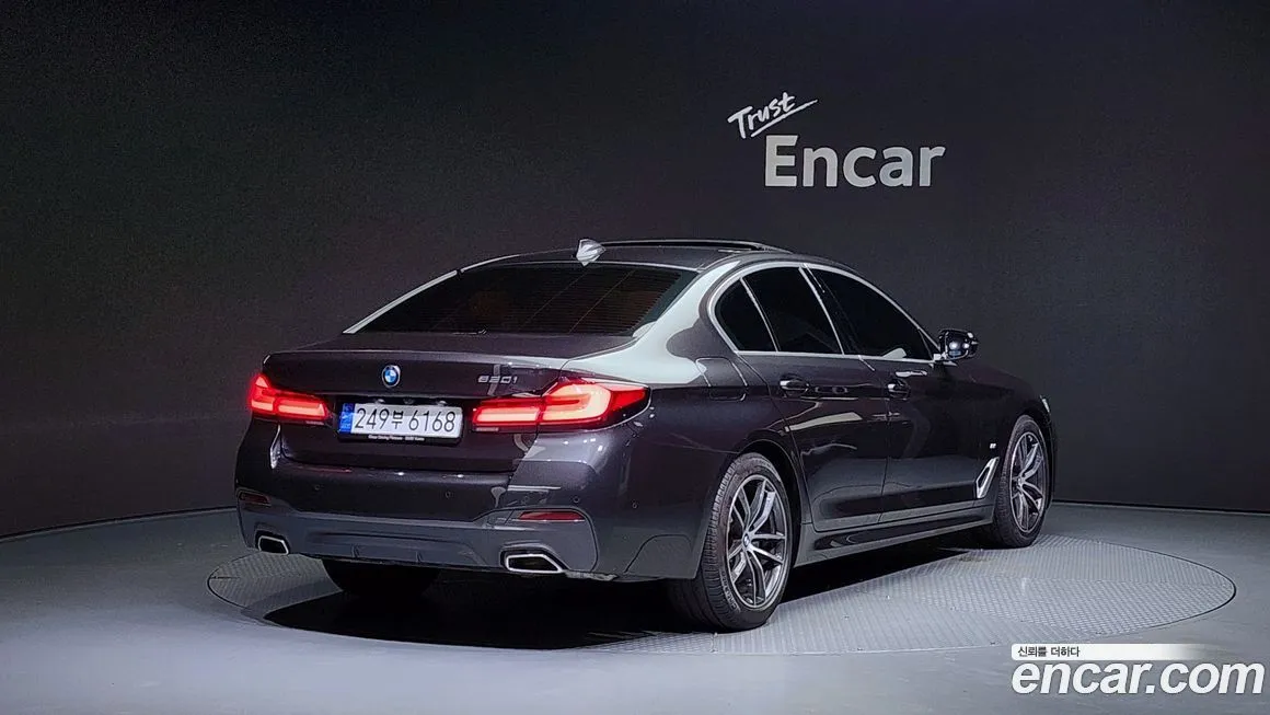 BMW 5-Series 2023 из KR, фото 2