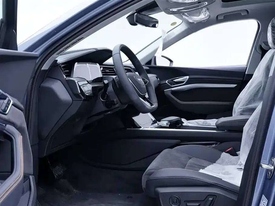 Audi e-tron 2025 из CN, фото 7