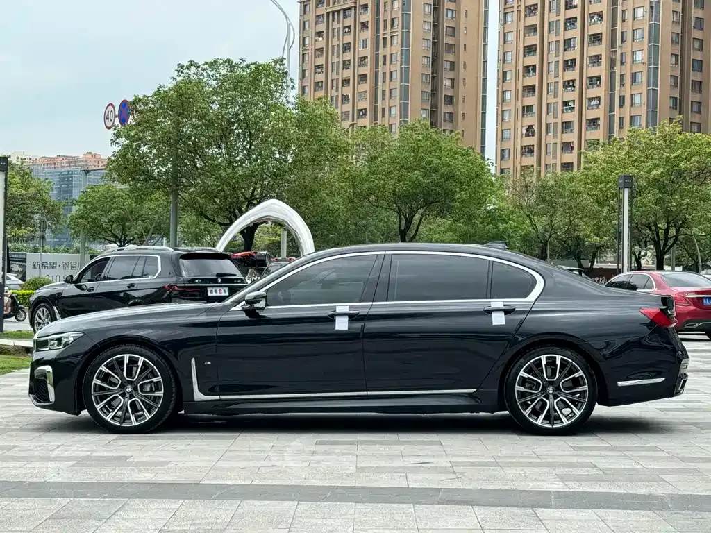 BMW 7 Series 2021 из CN, фото 5