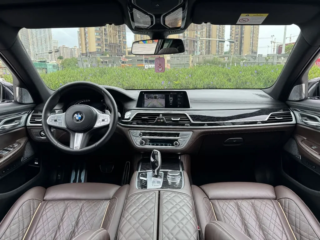 BMW 7 Series 2021 из CN, фото 9