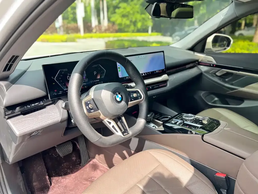 BMW 5 Series 2024 из CN, фото 7