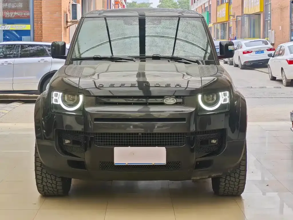Land Rover Defender — фото 1