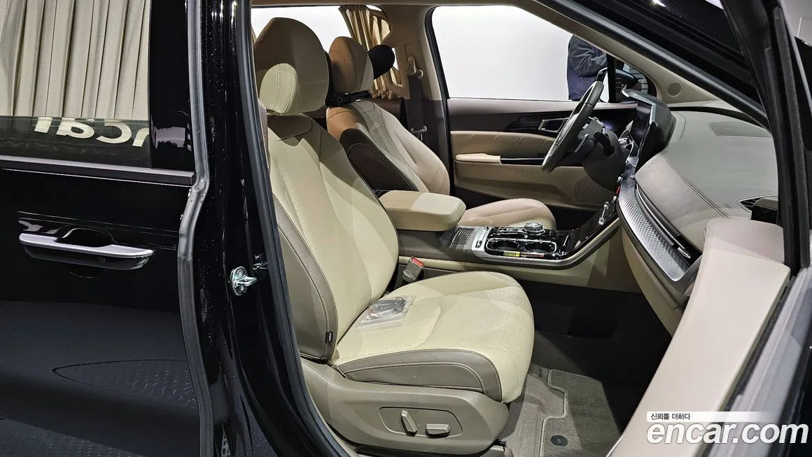 Kia Carnival — фото 10