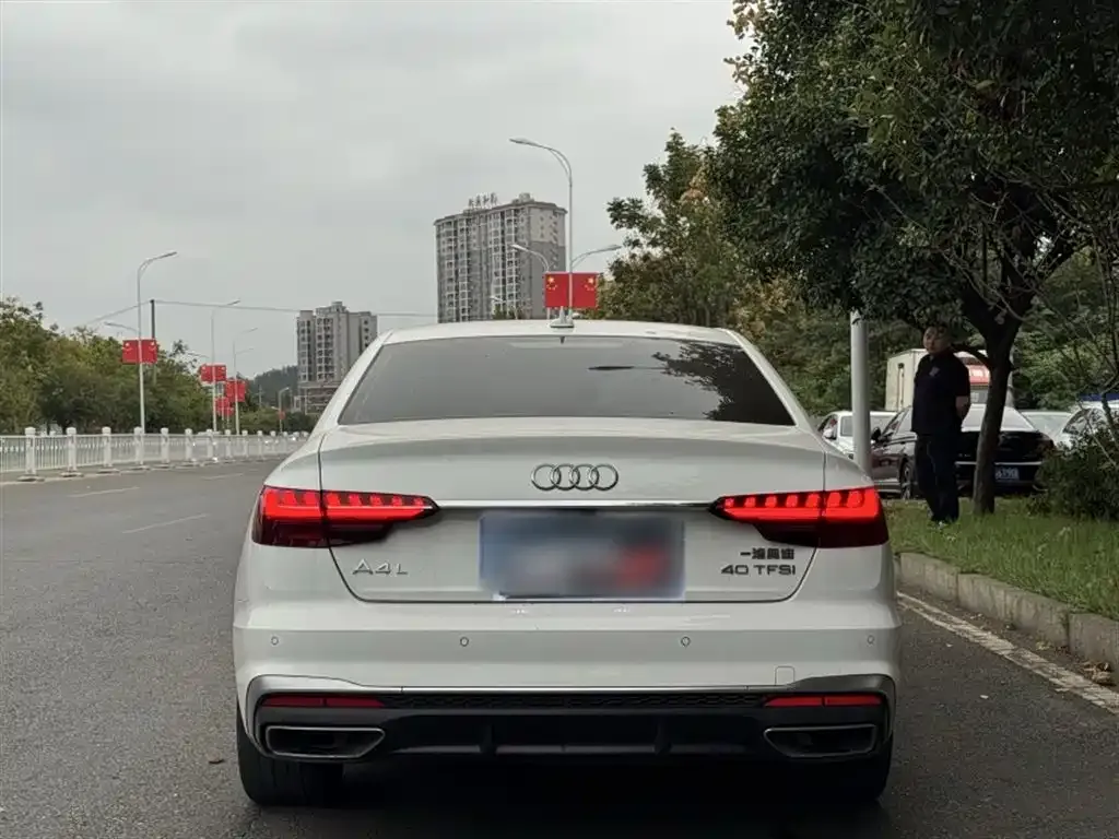 Audi A4L 2021 из CN, фото 5