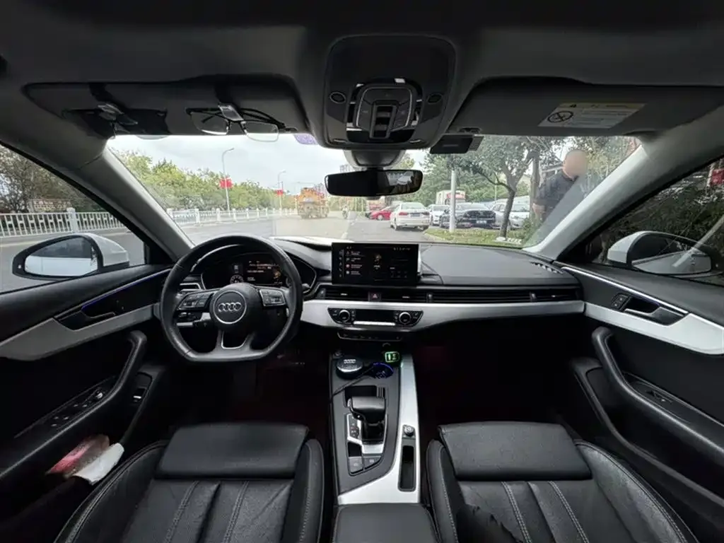 Audi A4L 2021 из CN, фото 8
