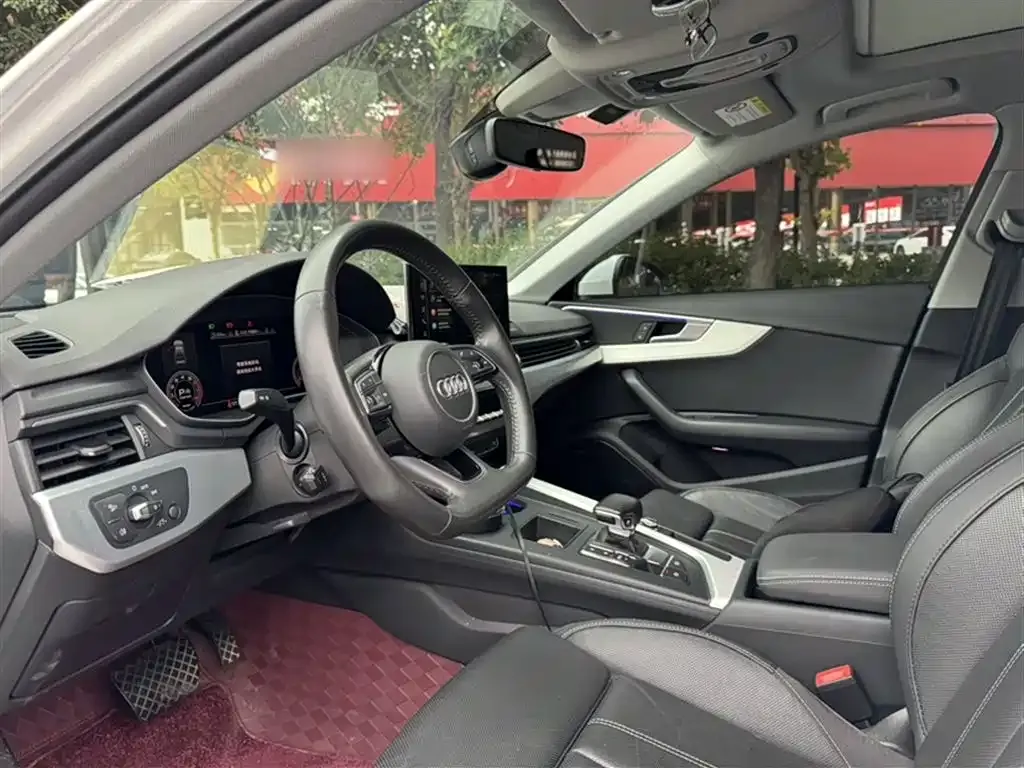Audi A4L 2021 из CN, фото 9