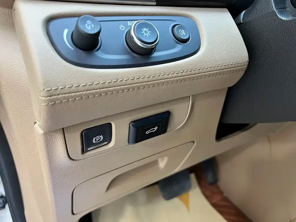 Buick GL8 2021 из CN, фото 6