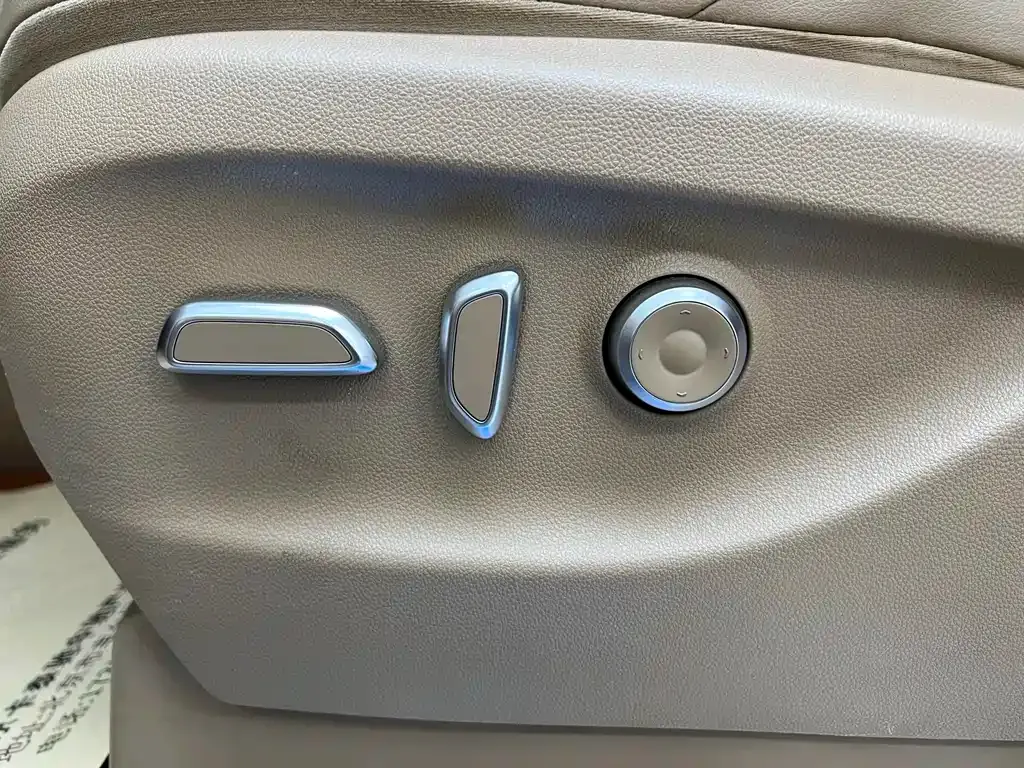 Buick GL8 2021 из CN, фото 8