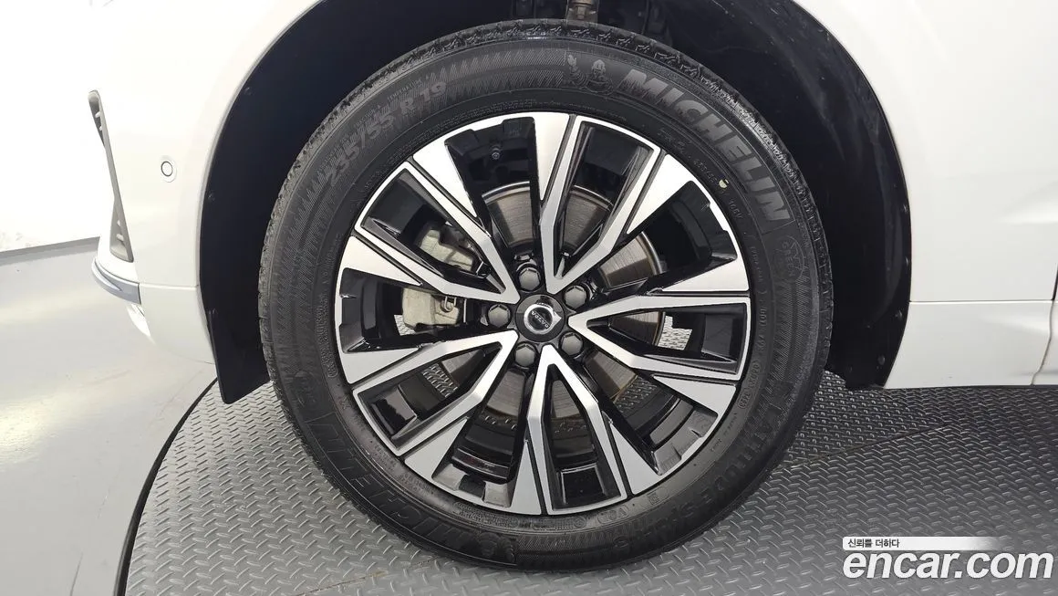 Volvo XC60 2024 из KR, фото 5