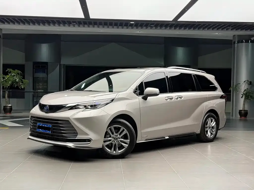 Toyota Sienna 2022 из CN, фото 1