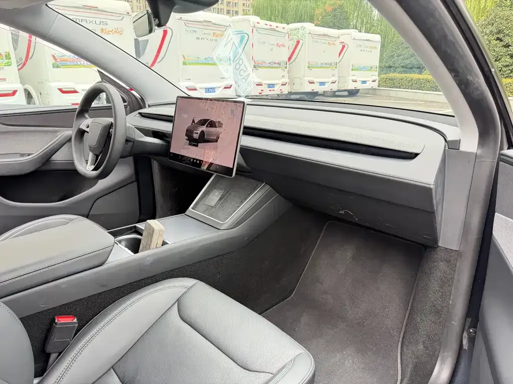 Tesla Model Y 2025 из CN, фото 2