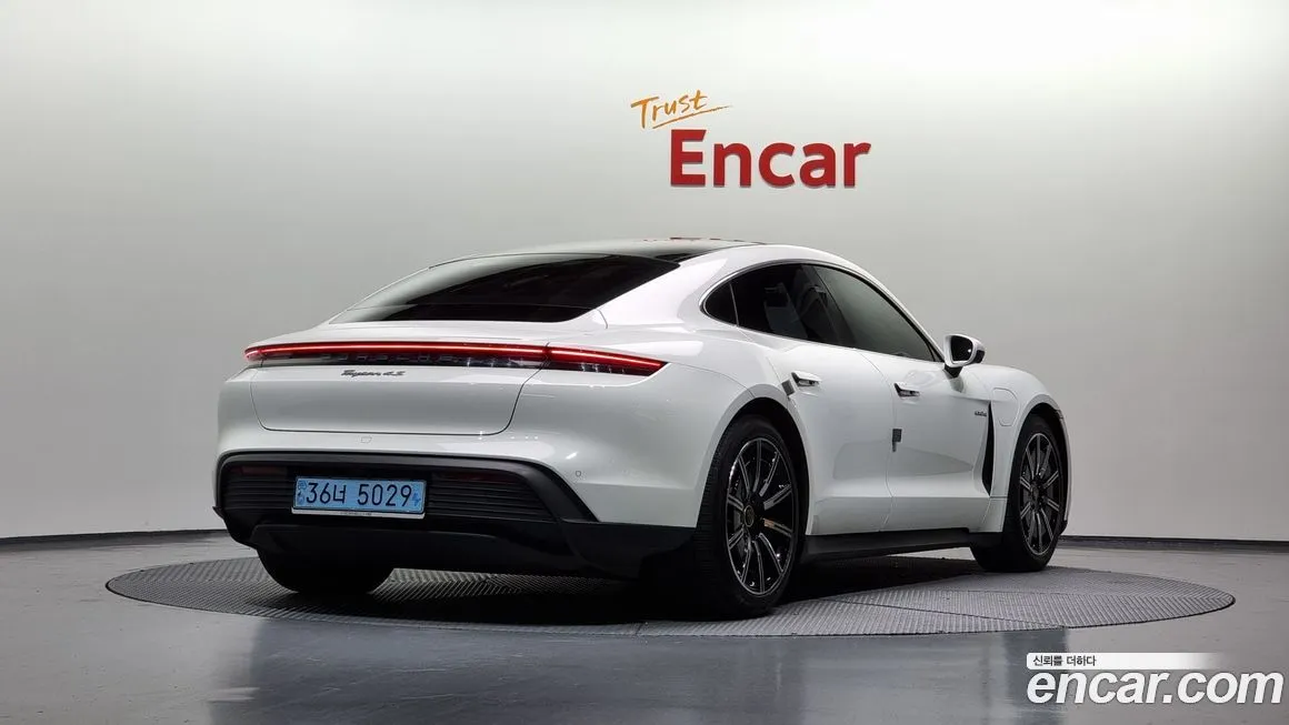 Porsche Taycan 2021 из KR, фото 2