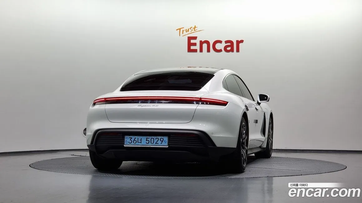 Porsche Taycan 2021 из KR, фото 4