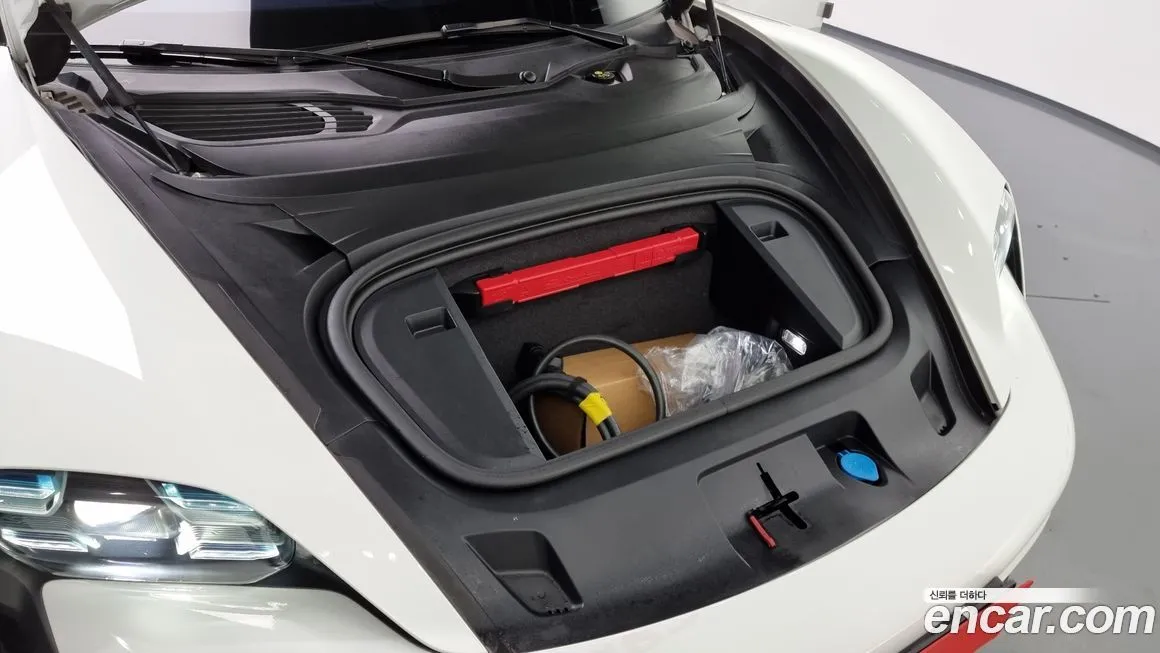 Porsche Taycan 2021 из KR, фото 6