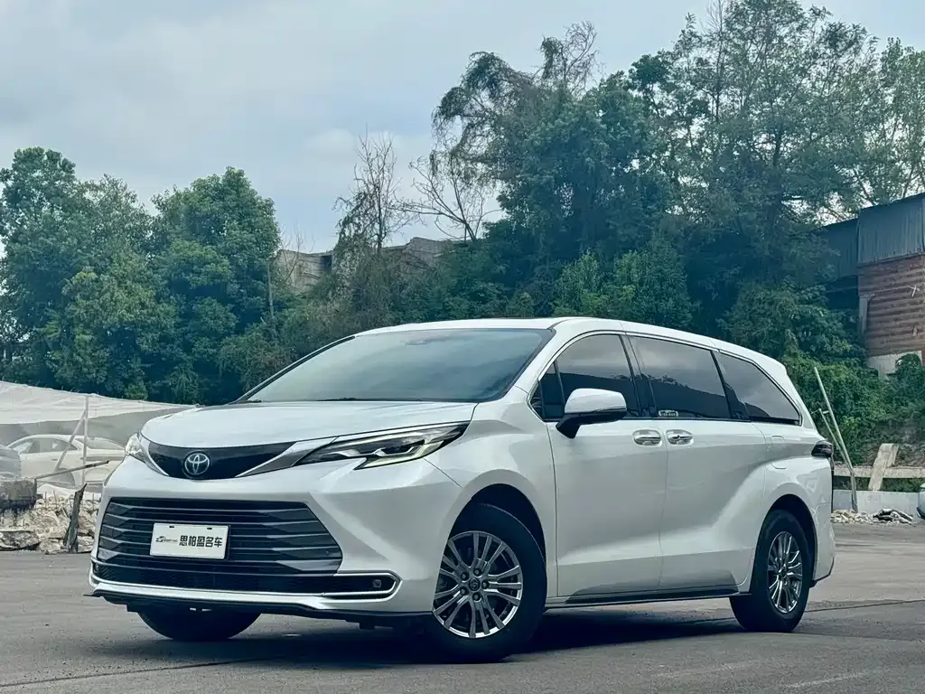 Toyota Sienna 2022 из CN, фото 1