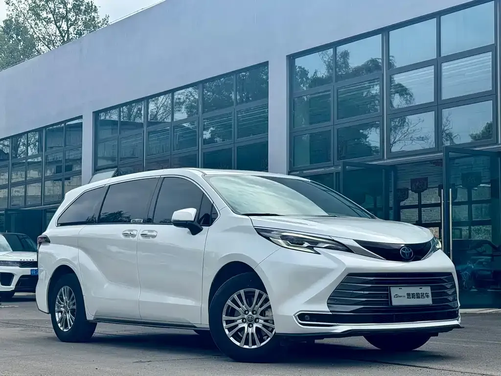 Toyota Sienna 2022 из CN, фото 3