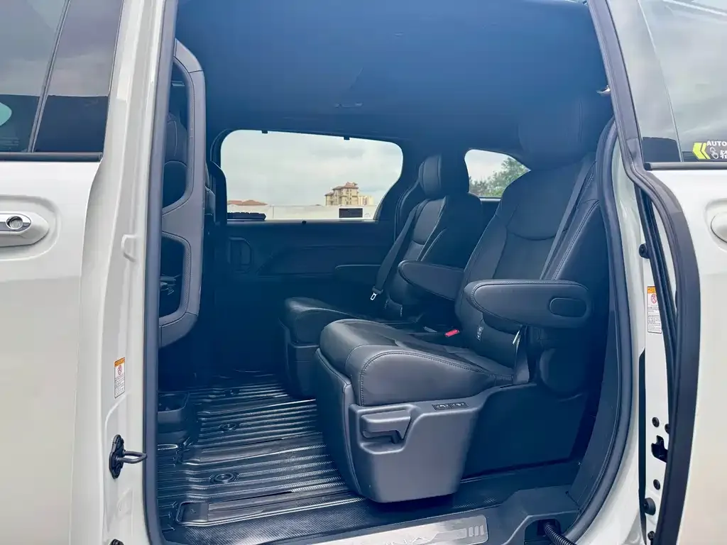 Toyota Sienna 2022 из CN, фото 7
