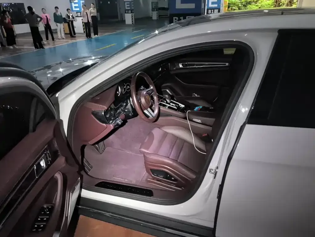 Porsche Panamera 2023 из CN, фото 7