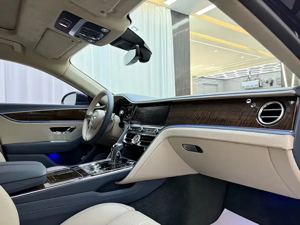 Bentley Flying Spur 2021 из CN, фото 8