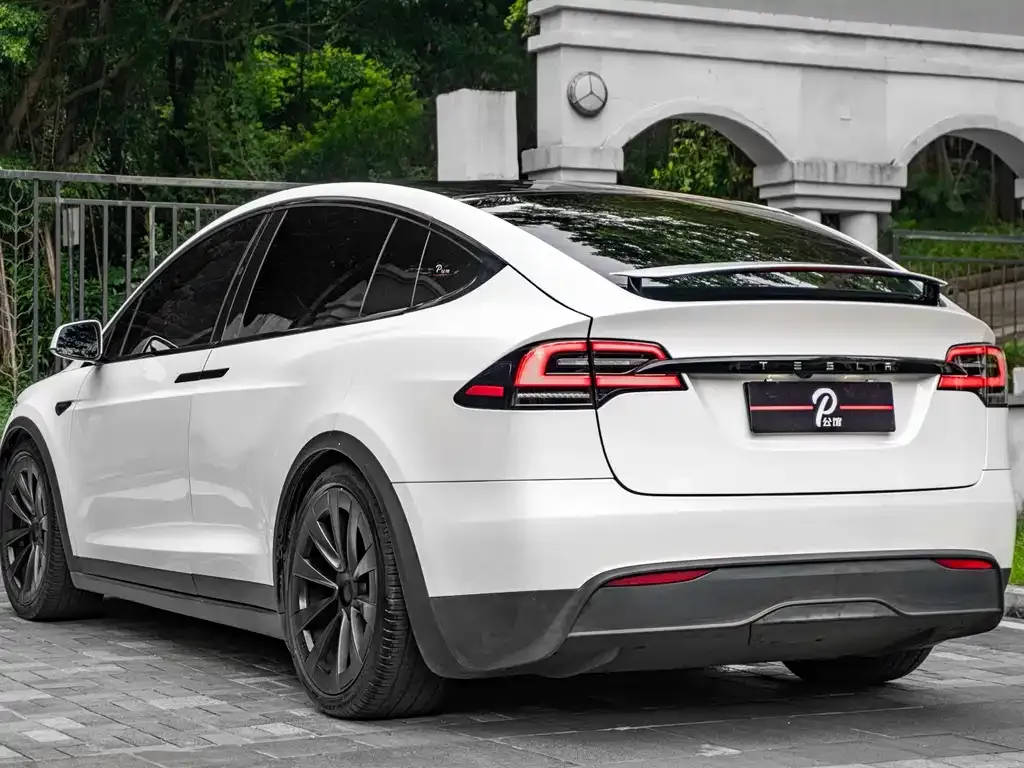 Tesla Model X — фото 4