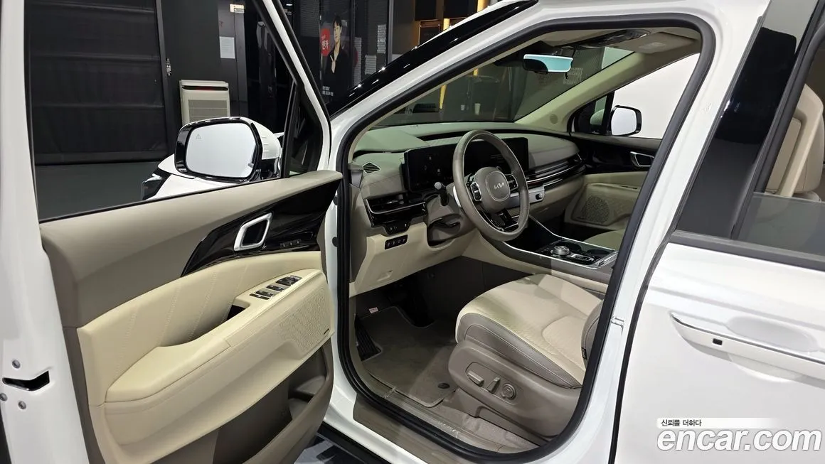Kia Carnival — фото 10