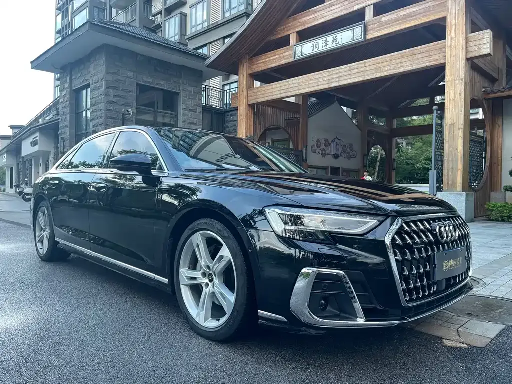 Audi A8 2023 из CN, фото 3