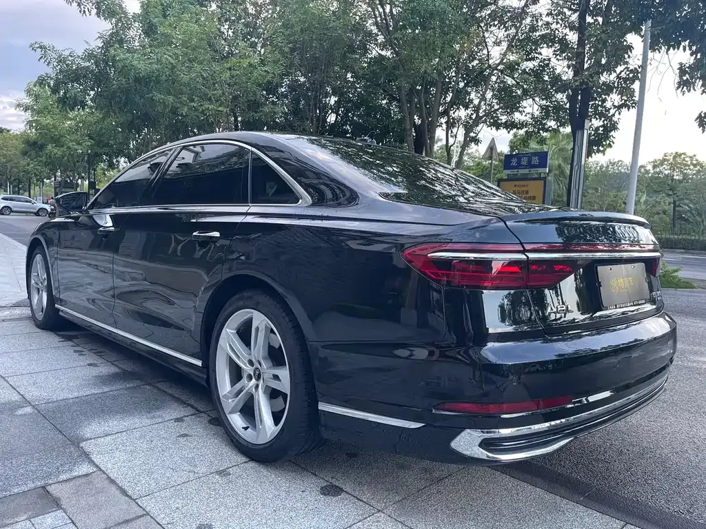 Audi A8 2023 из CN, фото 6