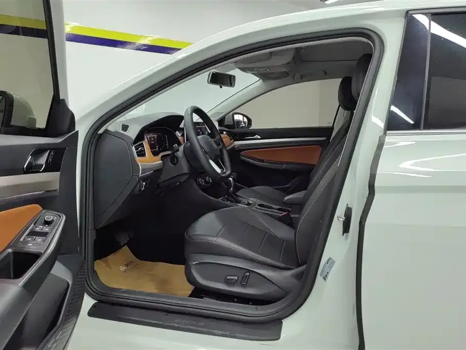 Volkswagen Bora 2023 из CN, фото 9
