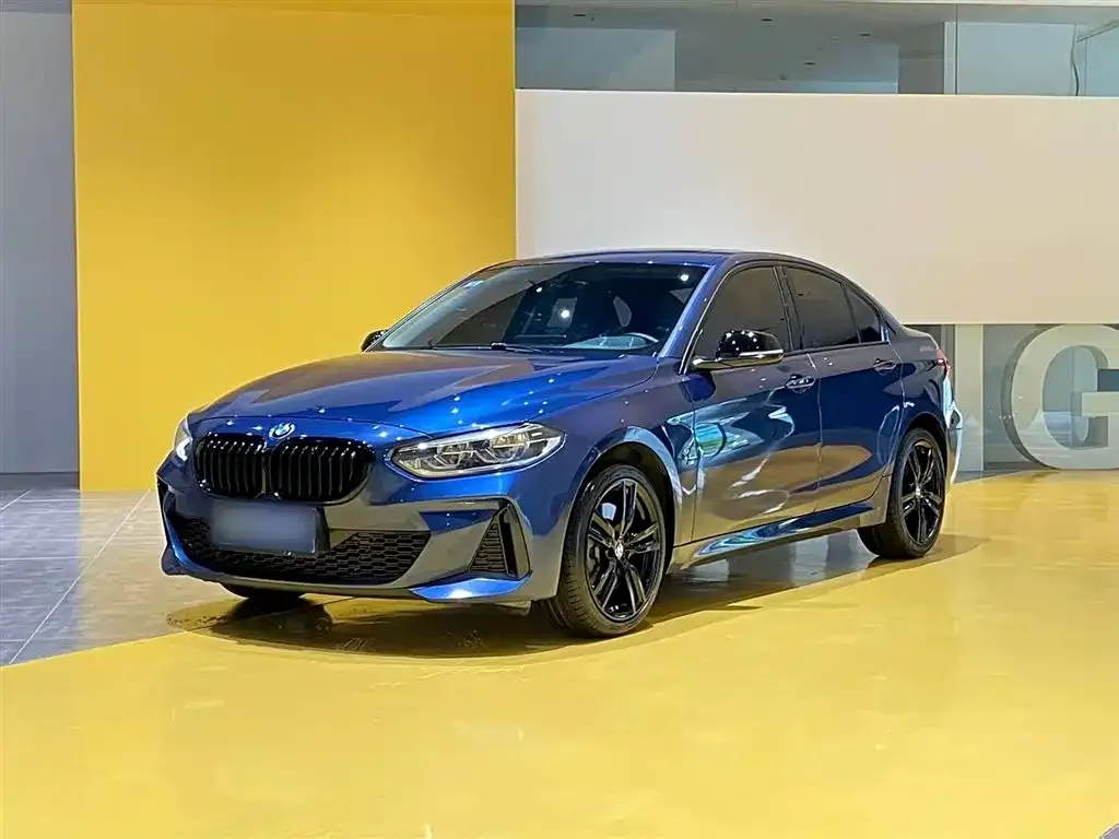 BMW 1 Series 2021 из CN, фото 1