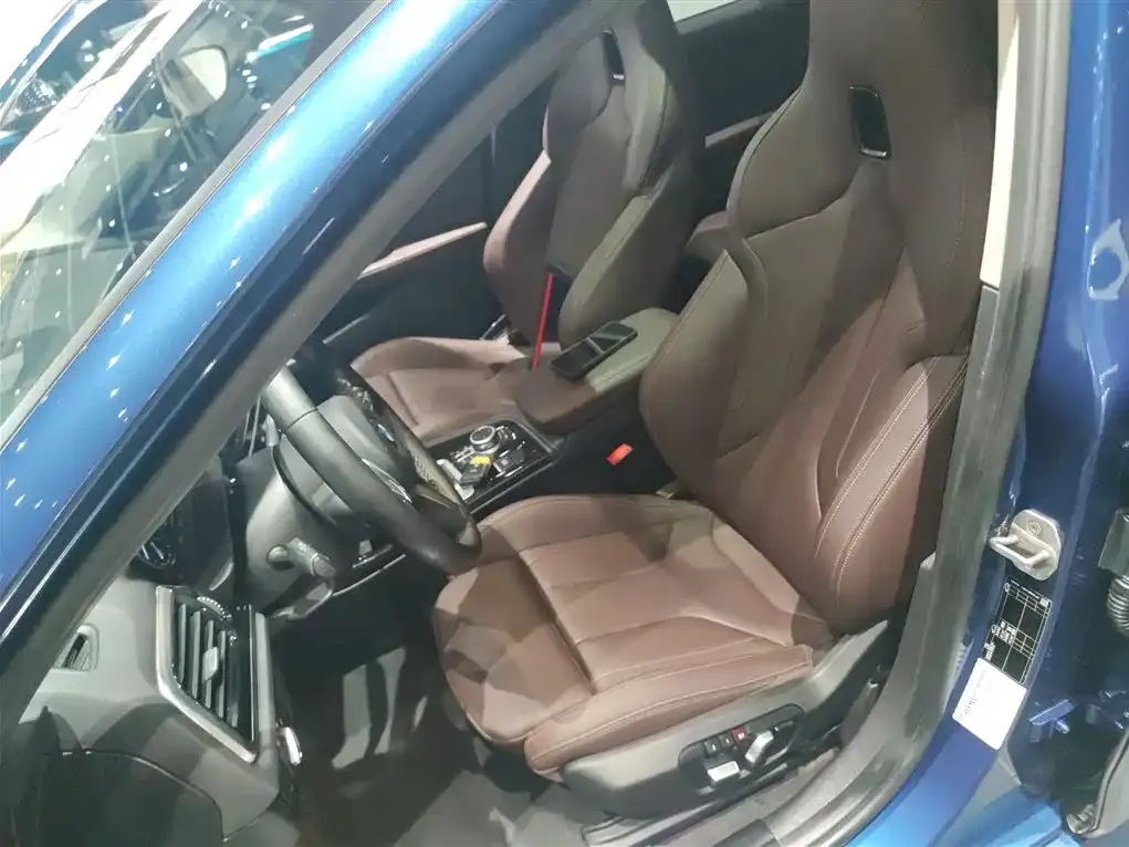 BMW 1 Series 2021 из CN, фото 8