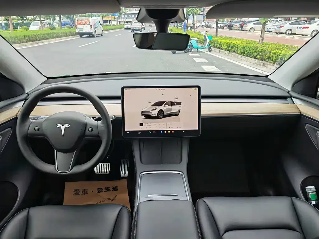 Tesla Model Y — фото 7
