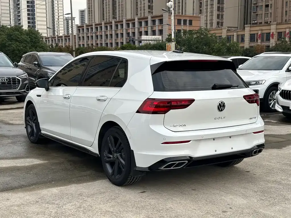 Volkswagen Golf 2022 из CN, фото 9