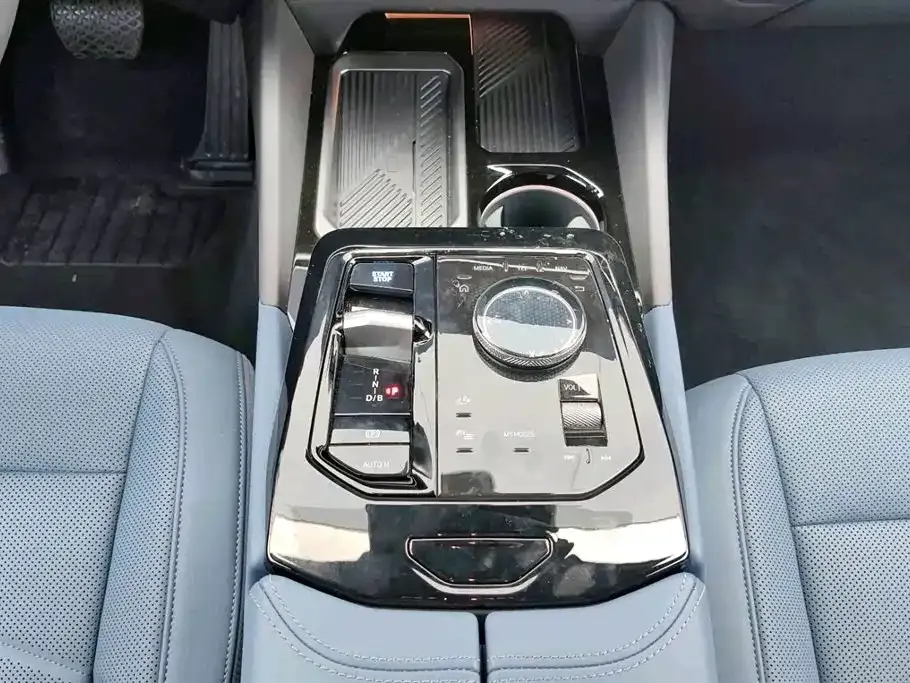 BMW i5 2025 из CN, фото 10