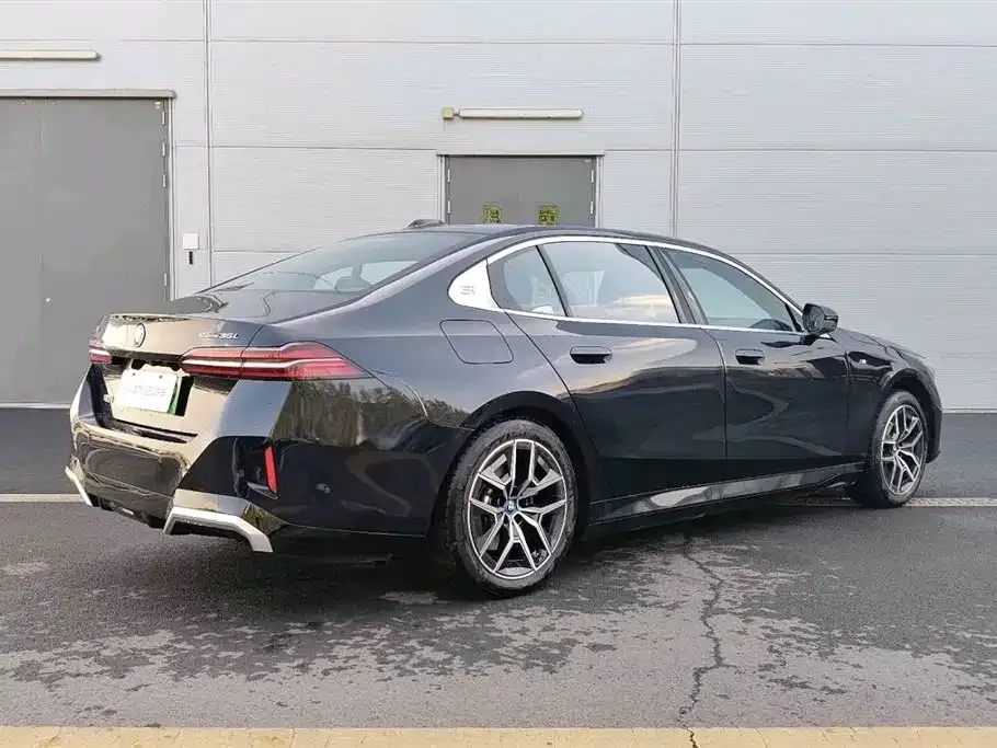 BMW i5 2025 из CN, фото 2