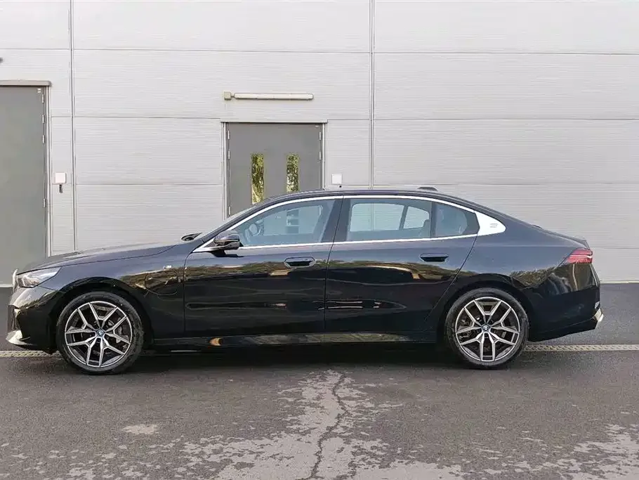 BMW i5 2025 из CN, фото 5
