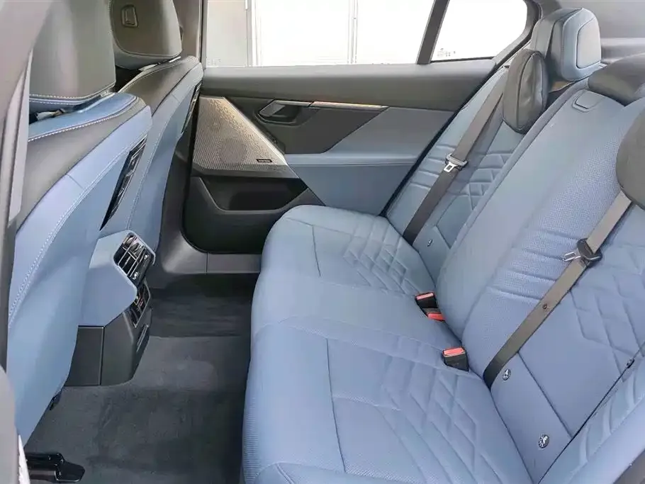BMW i5 2025 из CN, фото 7