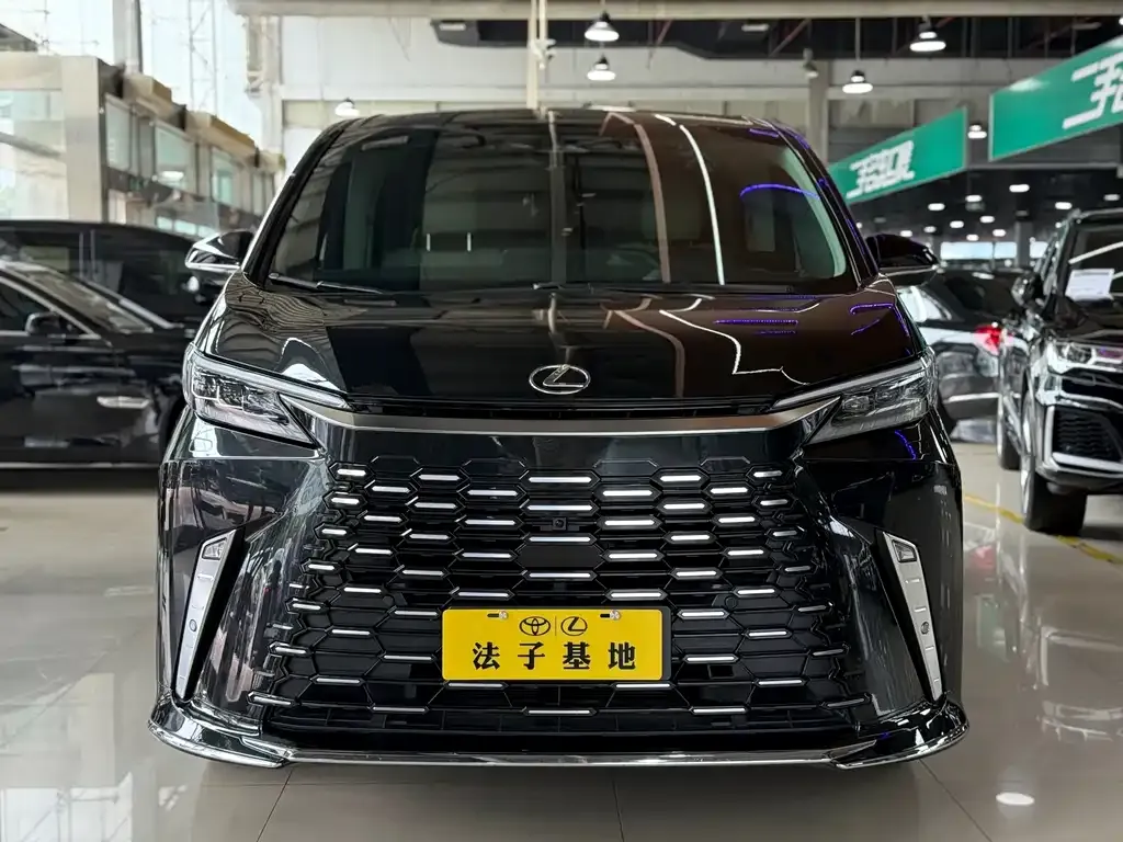 Lexus LM 2023 из CN, фото 2