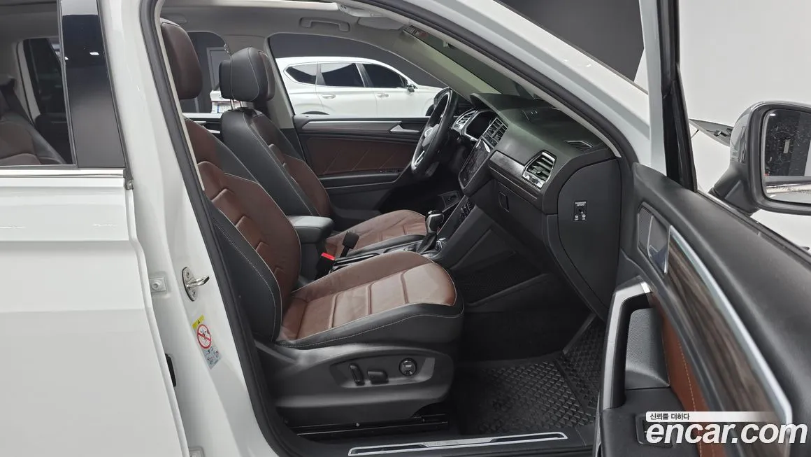 Volkswagen Tiguan — фото 10