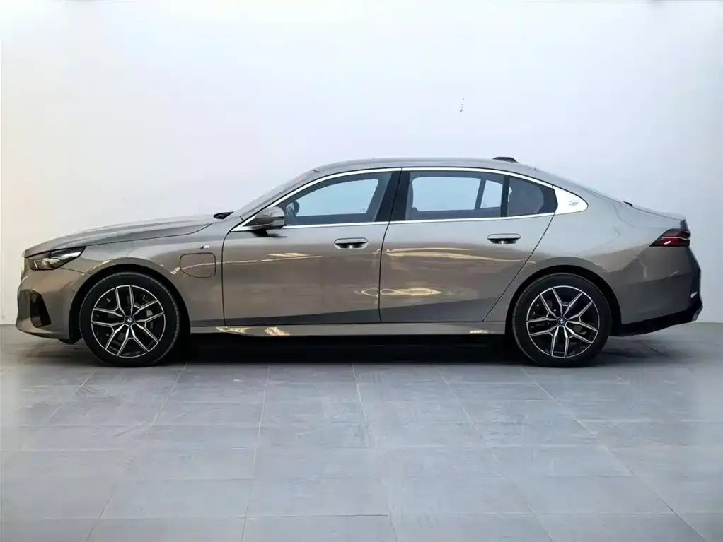 BMW i5 2024 из CN, фото 3