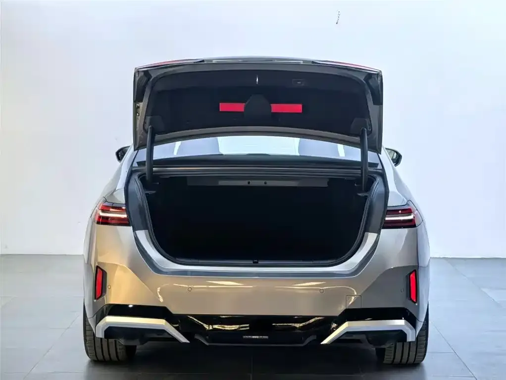 BMW i5 2024 из CN, фото 6