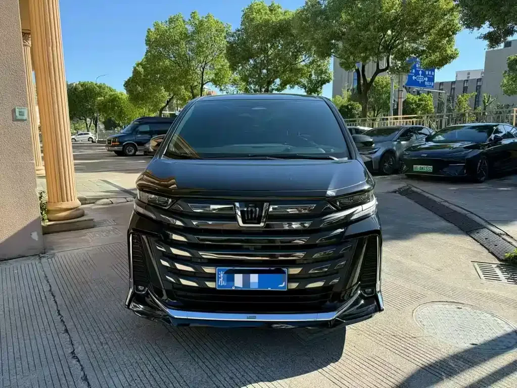 Toyota Vellfire 2023 из CN, фото 2