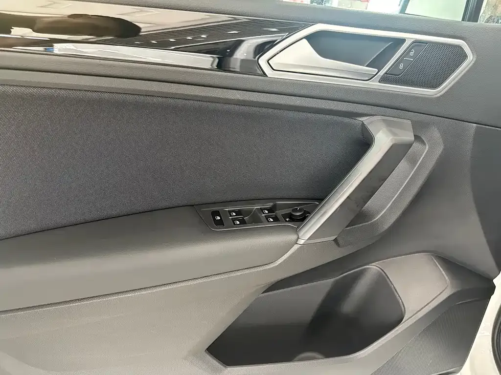 Volkswagen Tiguan L 2022 из CN, фото 10