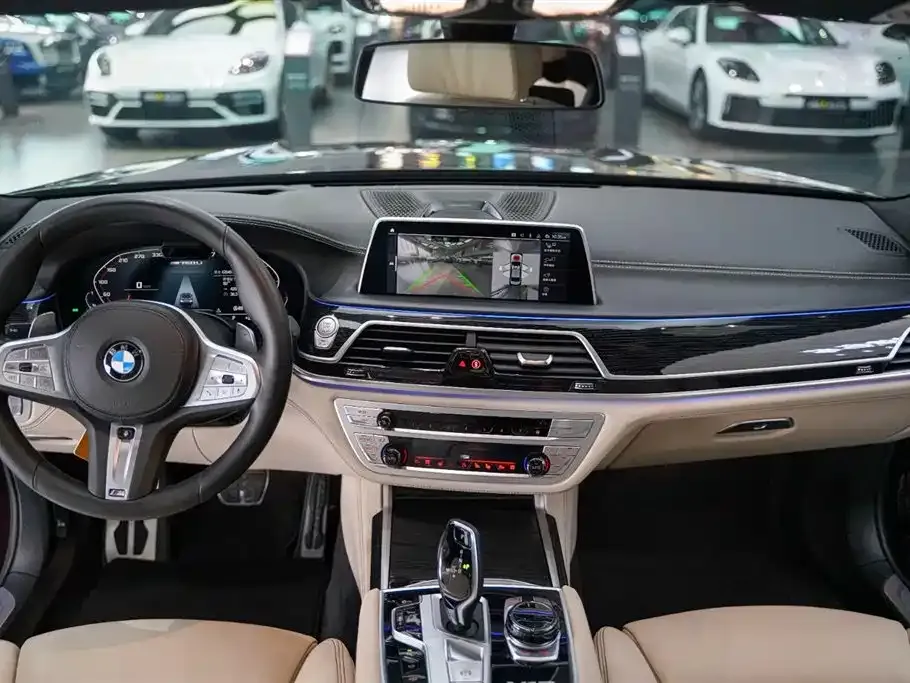 BMW 7 Series 2021 из CN, фото 2