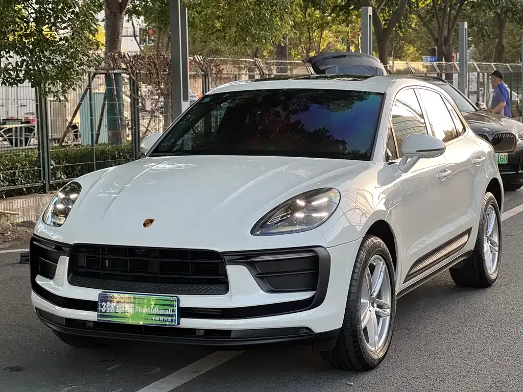 Porsche Macan — фото 1