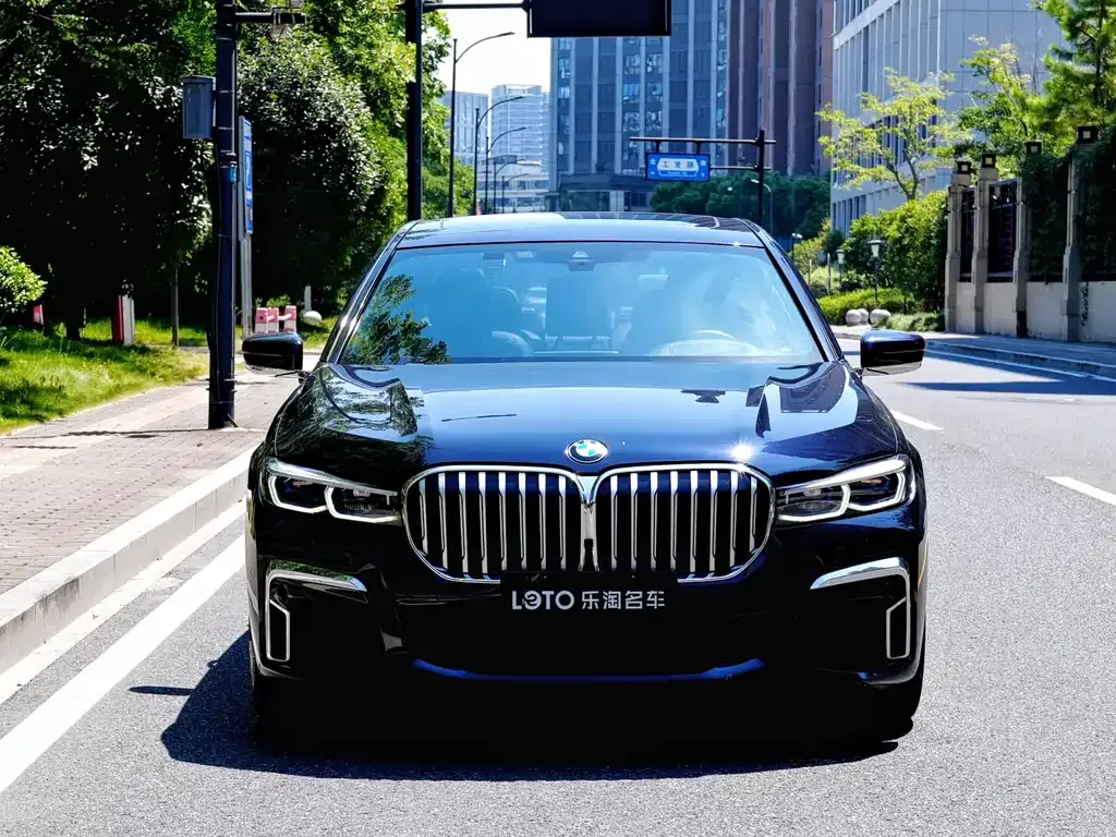 BMW 7 Series — фото 2