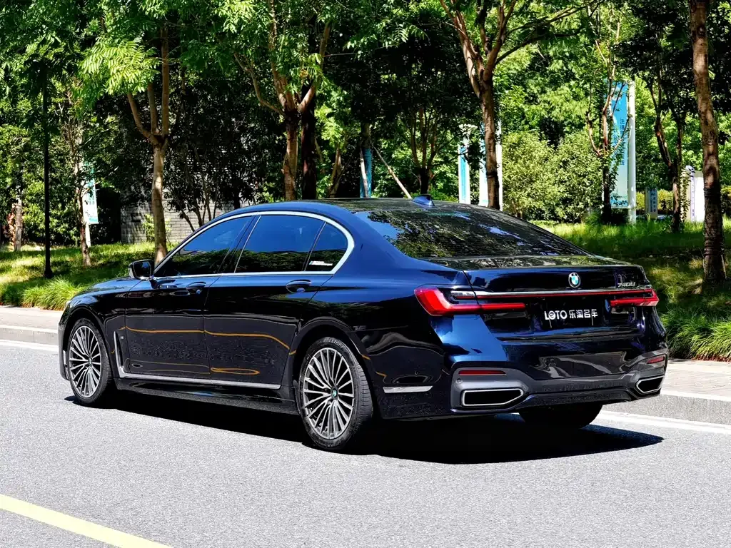 BMW 7 Series — фото 4